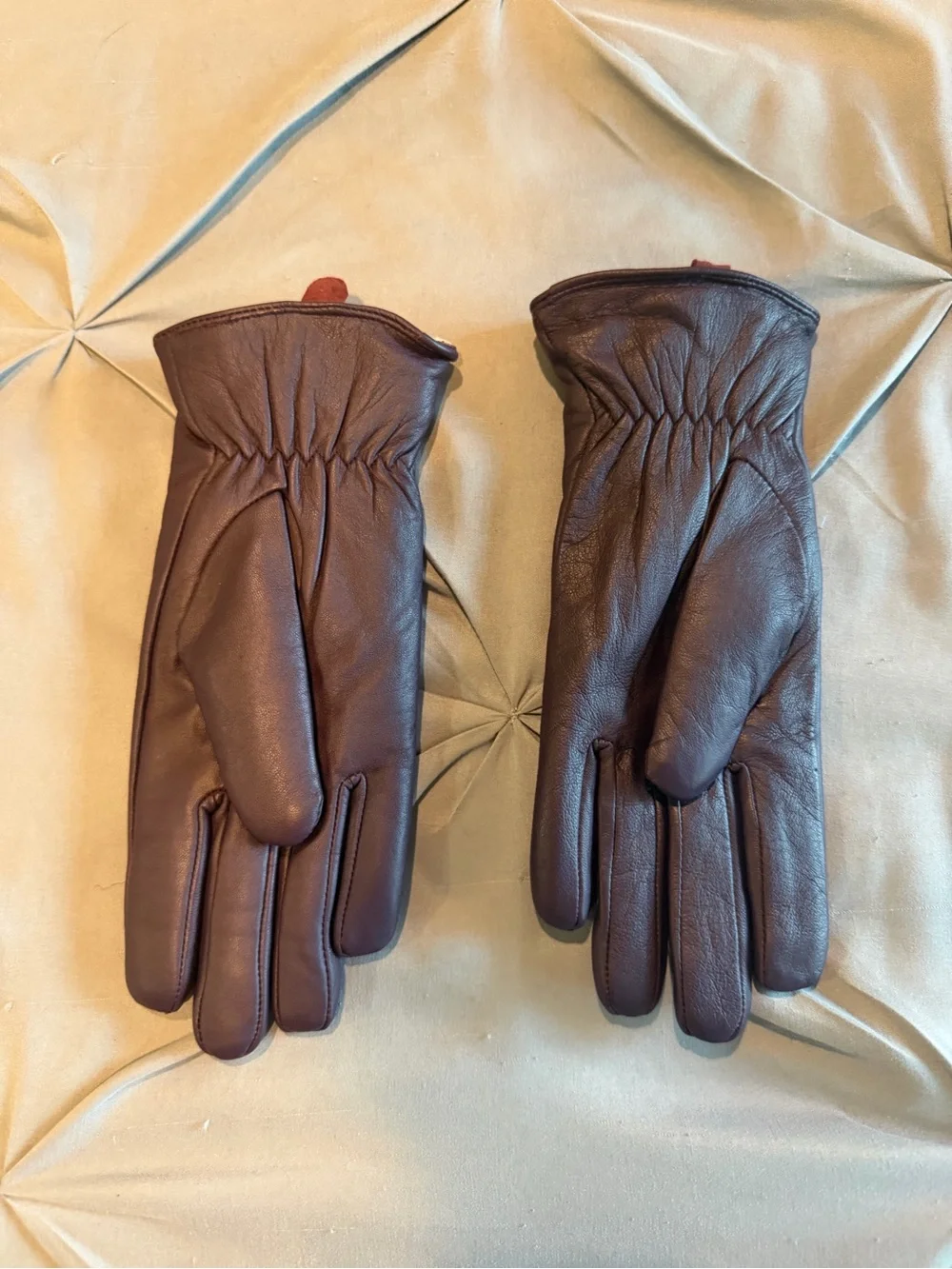 Women’s Purple Leather Gloves - Classic Winter Accessory